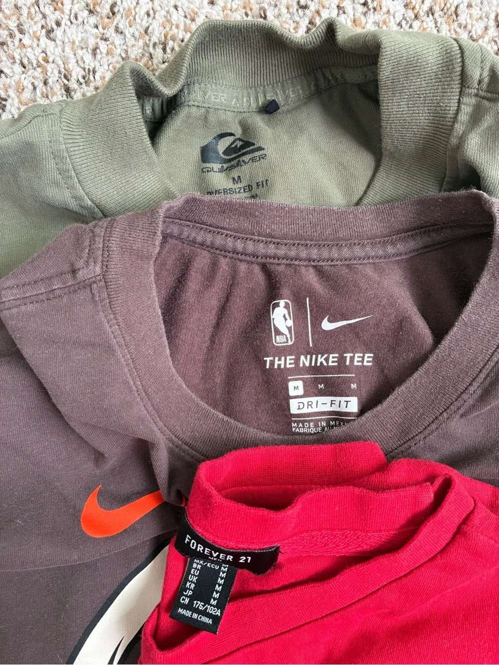 Bundle - 3 men t shirts - Nike, forever 21 and quiksilver